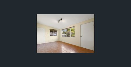 Spacious Home Close to Facilities - Photo 3