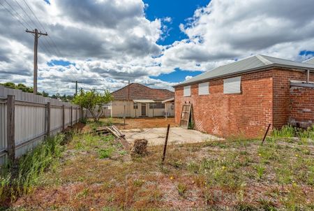 NEAT AND TIDY HOME - Photo 4