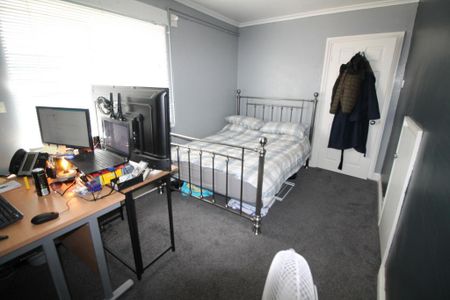 2 bedroom maisonette to rent - Photo 4