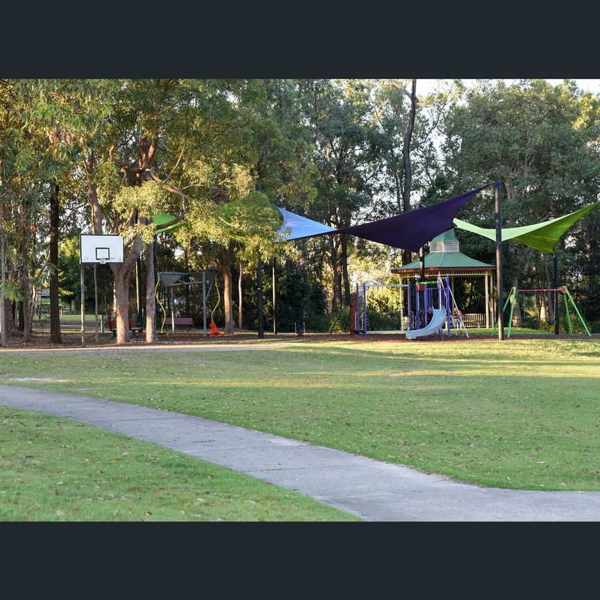 10 Tivoli Place, Forest Lake, Qld 4078 - Photo 1