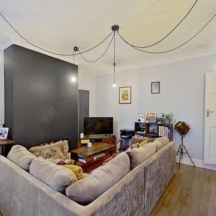 Rosemont View, Bramley - Photo 1