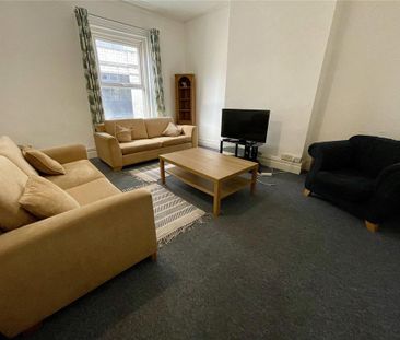 4 bedroom apartment to rent - Photo 2