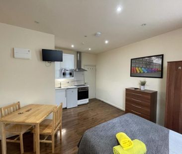 Studio to rent - Photo 5