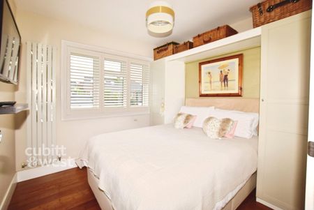 3 bedroom semi-detached bungalow to rent - Photo 2