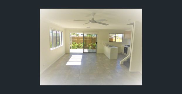 Ducted Air, Double Garage, Modern Townhome in Boutique Development - Photo 1