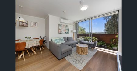 Light Filled North Facing Two Bedroom Apartment - Photo 4