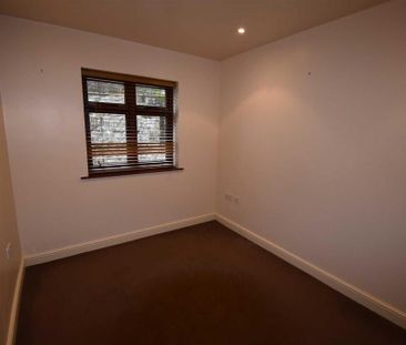 2 bedroom detached bungalow to rent - Photo 3