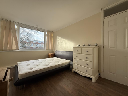 3 bedroom end of terrace house to rent - Photo 5