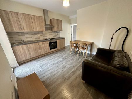 2 bedroom flat to rent - Photo 5