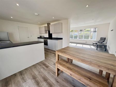 2 bedroom detached bungalow to rent - Photo 3