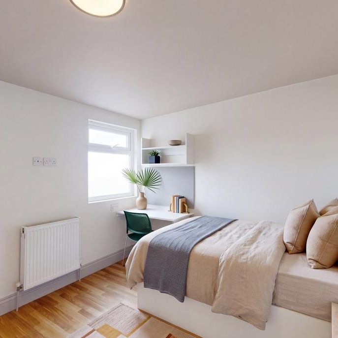 8 bedroom house to rent - Photo 1