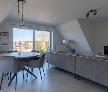 Nieuwbouw appartement met 2 autostaanplaatsen en ruim terras - Photo 2