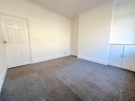 Grimsby, NE Lincolnshire - £625 PCM - Photo 2