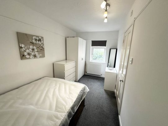 Burley Road (Room 4), Burley, Leeds - Photo 1