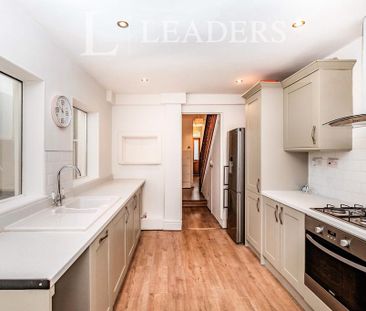 3 bedroom terraced house to rent - Photo 6