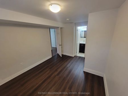 77 Ashford Court #Lower - Photo 2