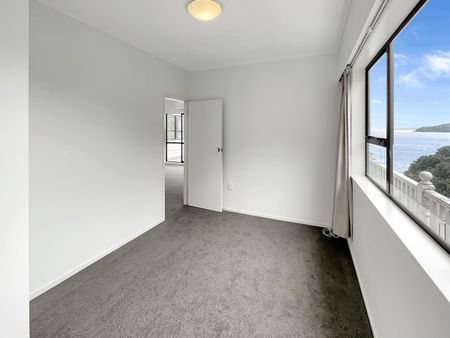 Spectacular Views in Hataitai - Photo 5
