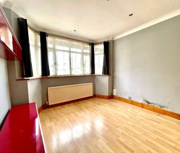 Glebe Road, HA7, Middlesex - Photo 4