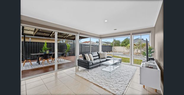 Spacious Family Home in Quiet Court Location - Photo 1