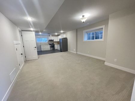 Grandview Heights Large One Bed Suite - Photo 5