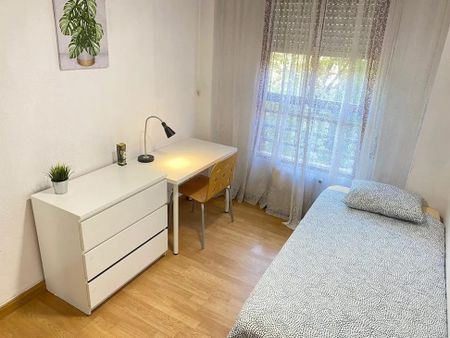 Calle del Cabo Machichaco, Madrid, Community of Madrid 28053 - Photo 3