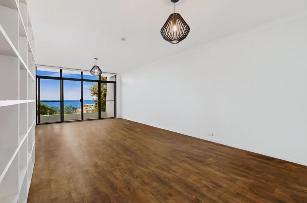 12/2 Francis Street,Bondi Beach,New South Wales 2026, Sydney - Photo 1