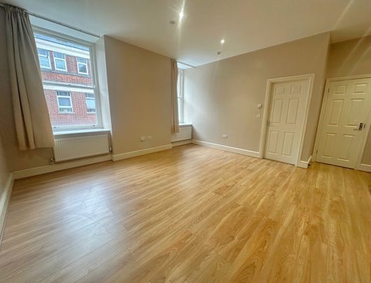 1 Bed Flat, Marsh Street, BS1 - Photo 1