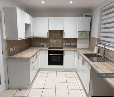 3 bedroom end of terrace house to rent - Photo 6