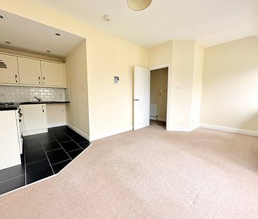 A 1 Bedroom Flat Instruction to Let in Bexhill On Sea - Photo 6