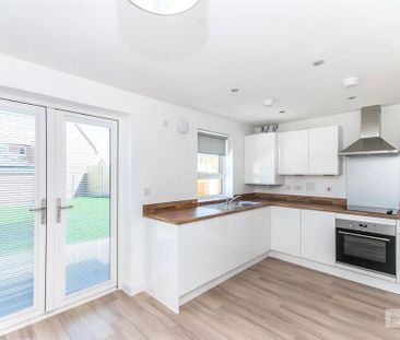 3 bedroom semi-detached house to rent - Photo 1