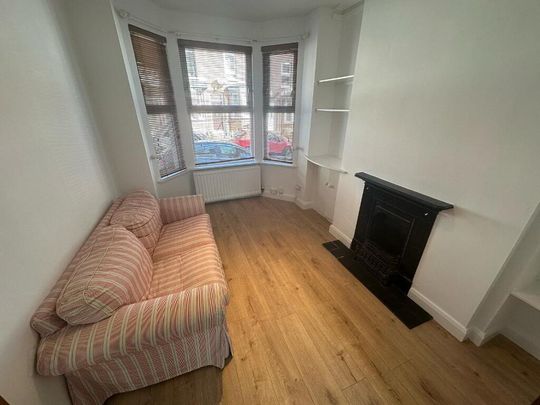 15 Sandhurst Gardens, Belfast, BT9 5AW - Photo 1