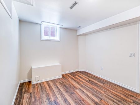 For Lease - 6408 Newcombe Drive Unit# Basement, Mississauga, Ontario - Photo 5