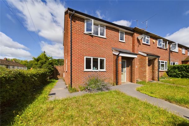 Royal Avenue, Calcot, Reading, Berkshire, RG31 - Photo 1