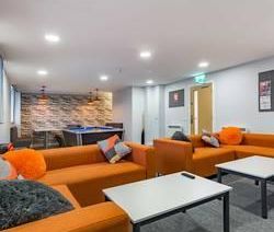 1 bedroom private hall to rent - Photo 2