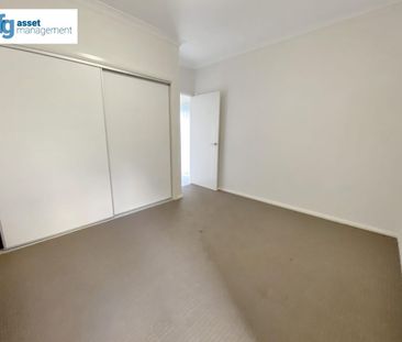 Modern & Contemporary 3 Bedroom Townhouse! Prime Location! - Photo 3