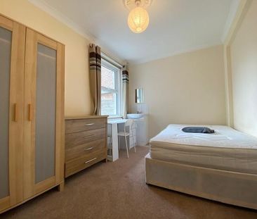 6 bedroom house to rent - Photo 4