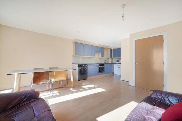 2 bedroom flat to rent - Photo 1