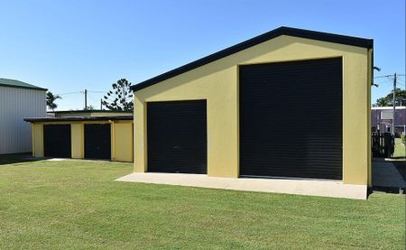 Coastal Living with Space and Comfort – Sarina Beach - Photo 4