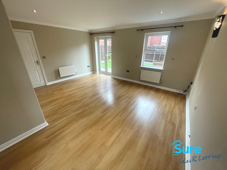 3 bedroom semi-detached house to rent - Photo 3