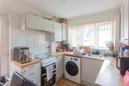 3 bedroom detached house to rent - Photo 4