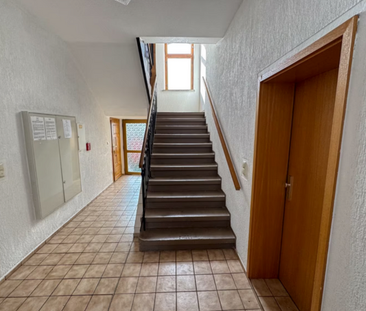 Kleine 2-Raum-Erdgeschoss-Wohnung in Werdau demnächst frei! - Photo 1