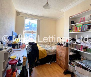 Room 4, 45 Delph Mount, Woodhouse, LS6 2HS - Photo 5