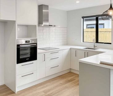 Low-Maintenance Living in a Sought-After Rolleston Location - Photo 2