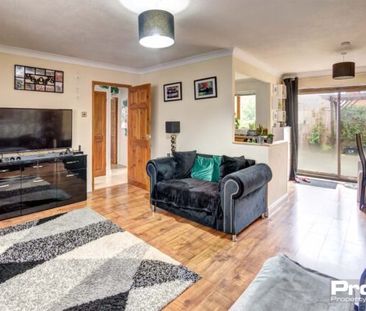 Morris Close, Stoke Holy Cross, Norfolk, NR14 8LL - Photo 2