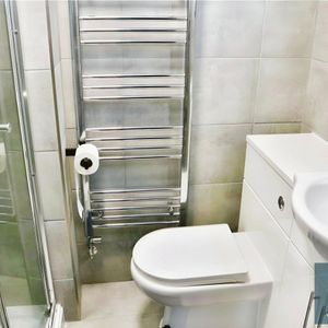 Florences Studios, 6 Macaulay Street, Huddersfied, HD1 - Photo 3