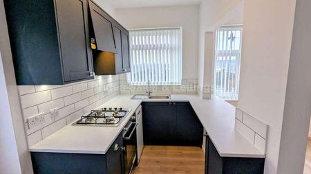 Lincoln, LN2 - Photo 5