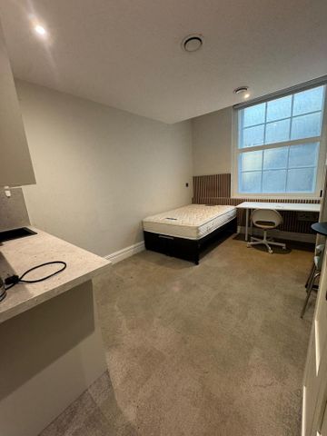 1 bedroom property to rent - Photo 2