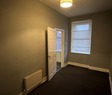 3 bedroom flat to rent - Photo 6