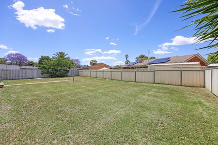 HILLVUE - 3 Bedroom Home - Photo 5