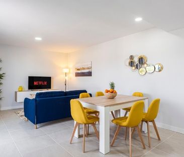 2 Bedroom Apartment For Rent in Estepona, Málaga - Photo 3